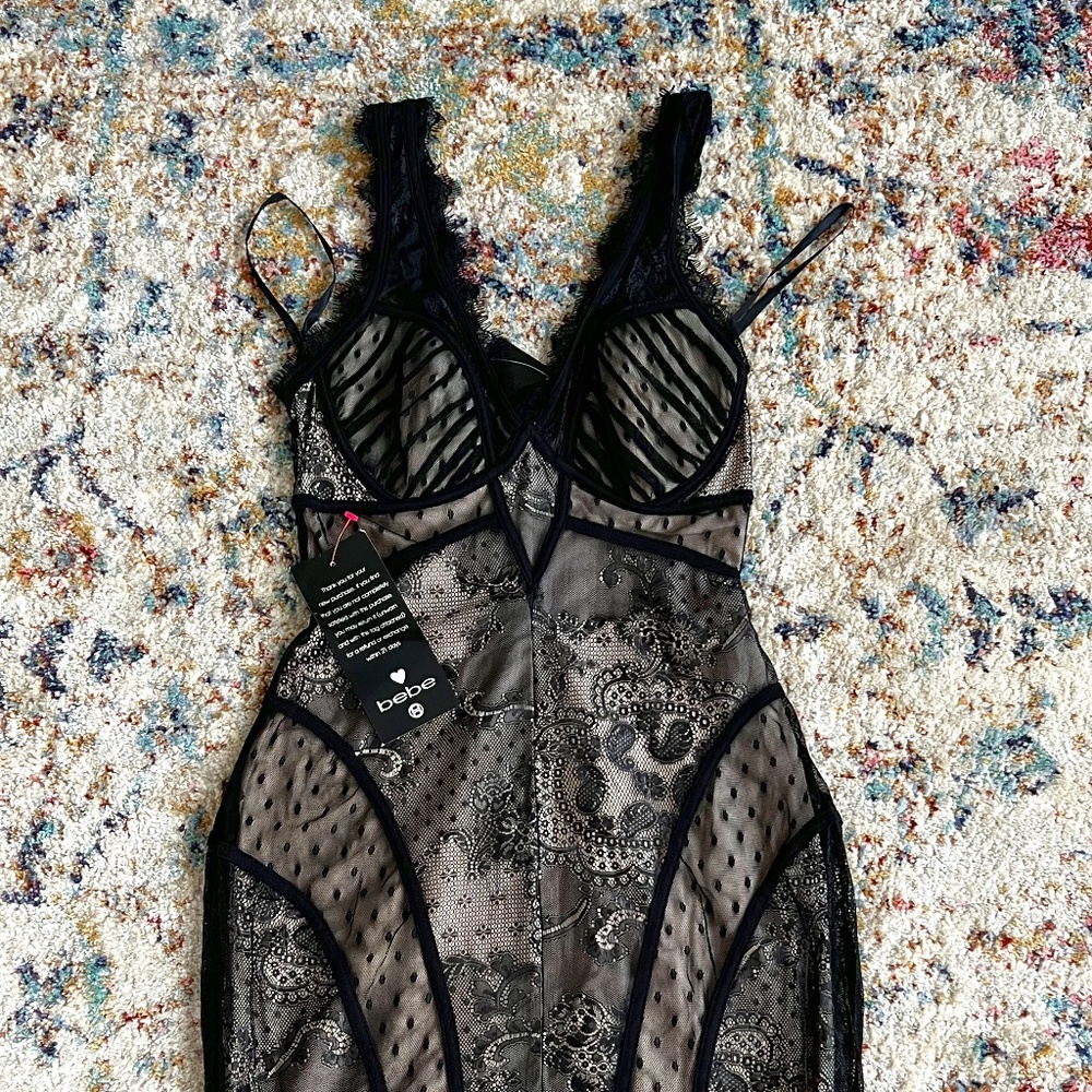 Women's Bebe V neck Lace Dress